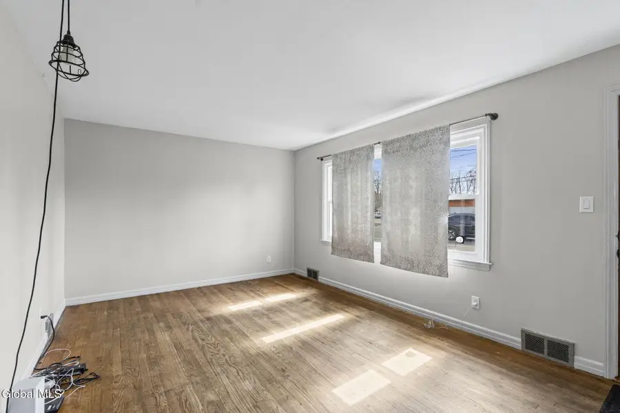 1815 Curry Road, Rotterdam, NY 12306 - #3