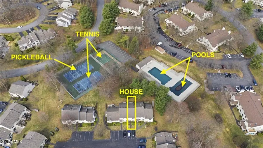 10 Minuteman Court, Halfmoon, NY 12065 - #3