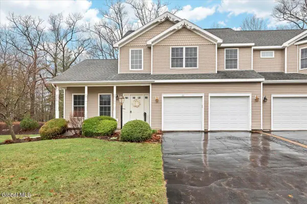 36 Oakmont Street, Niskayuna, NY 12309