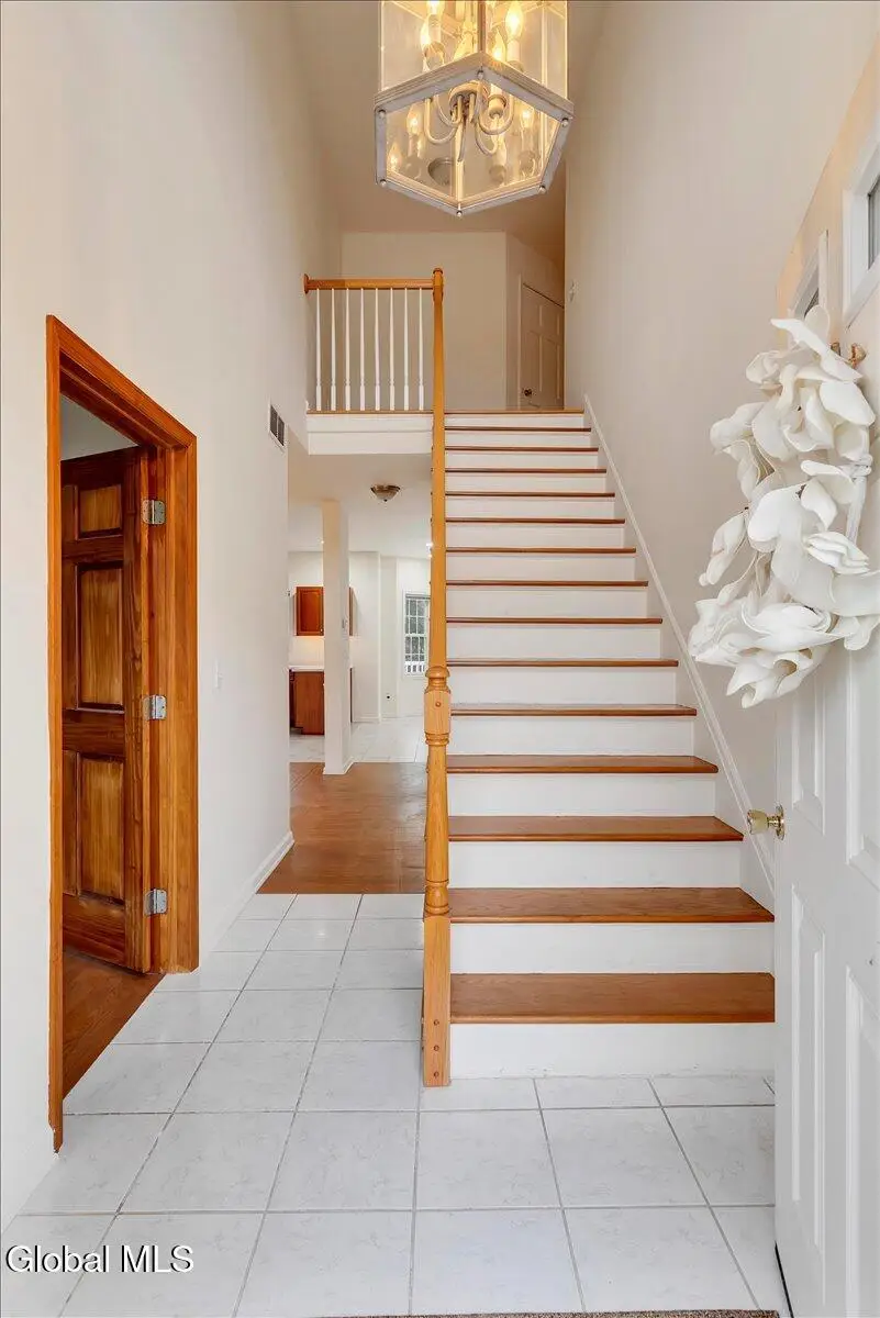 36 Oakmont Street, Niskayuna, NY 12309 - #3