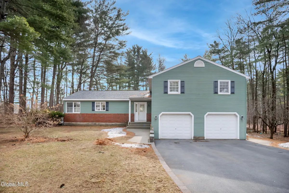 29 Heinrick Circle, Queensbury, NY 12804 - #1