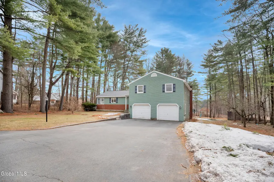 29 Heinrick Circle, Queensbury, NY 12804 - #3