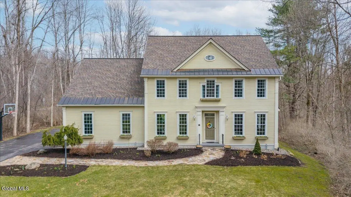 2 Stable Lane, Saratoga Springs, NY 12866 - #1