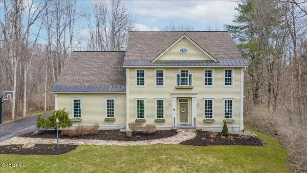 2 Stable Lane, Saratoga Springs, NY 12866