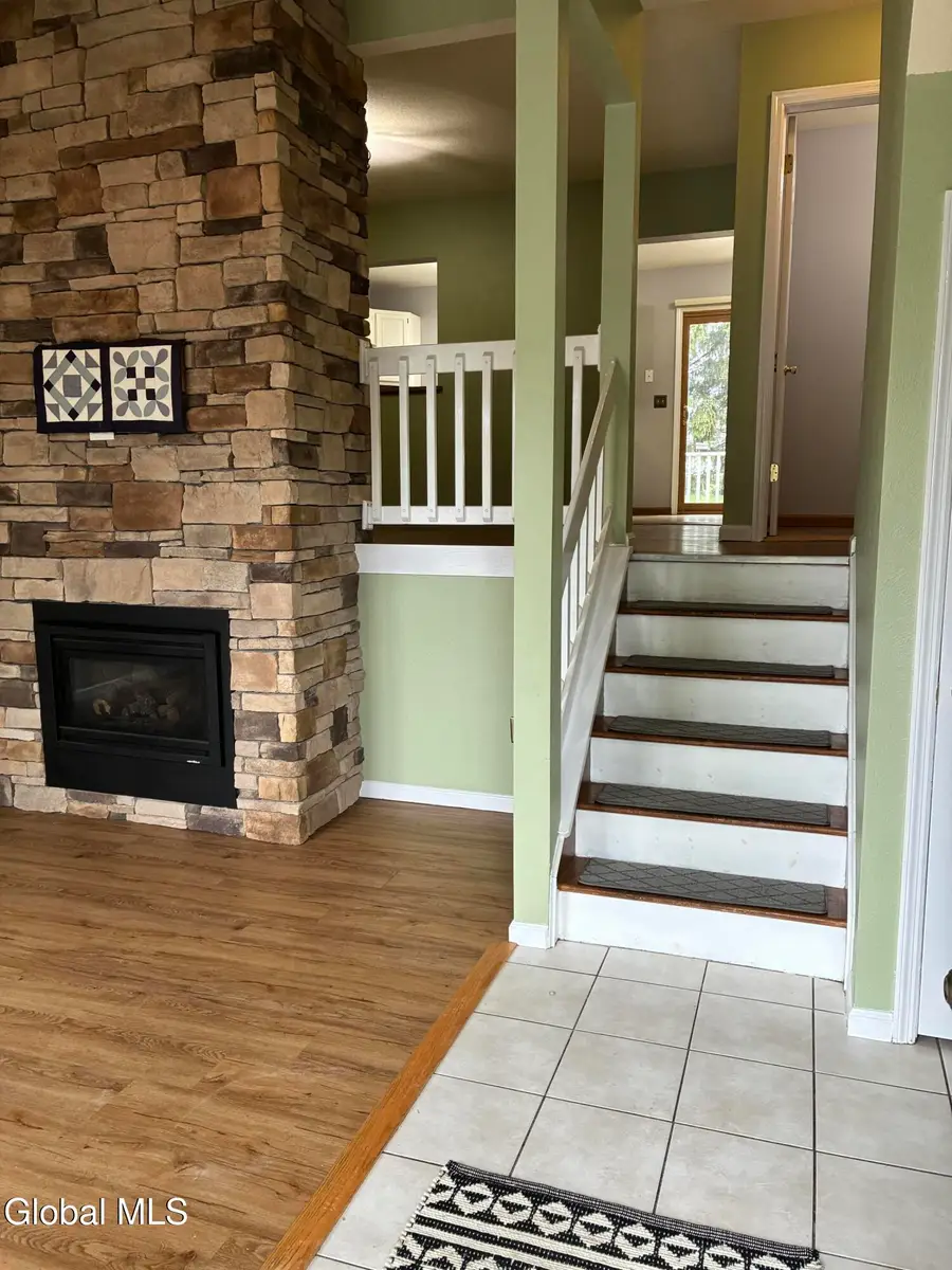 25 Stratton Circle, Troy, NY 12182 - #2