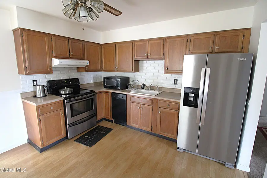 9 Hudson Avenue, Latham, NY 12110 - #3