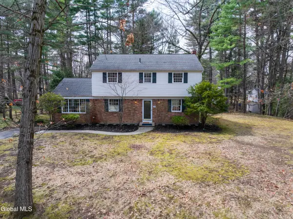 33 Casablanca Court, Clifton Park, NY 12065