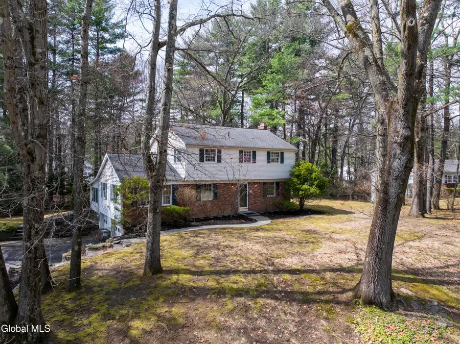 33 Casablanca Court, Clifton Park, NY 12065 - #2