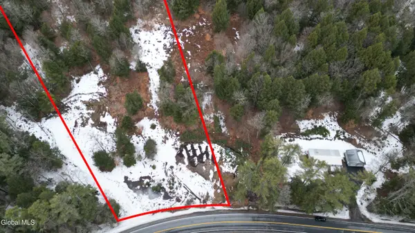 L59 Old Stage Road, Lake Luzerne, NY 12846