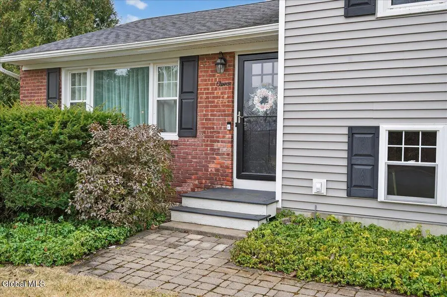 11 Gregory Lane, Loudonville, NY 12211 - #3