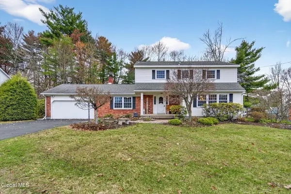 17 Tamarack Lane, Colonie, NY 12309