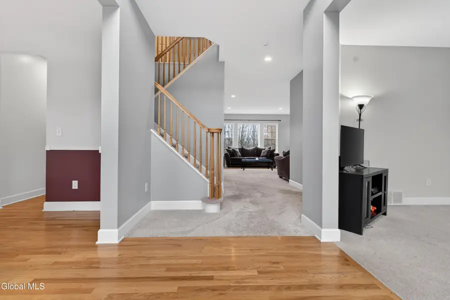 39 Outlook Dr S, Mechanicville, NY 12118 - #3