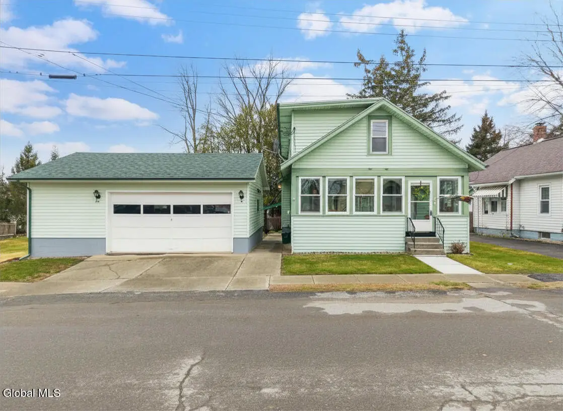 102 S Washington Street, Schaghticoke, NY 12118 - #1