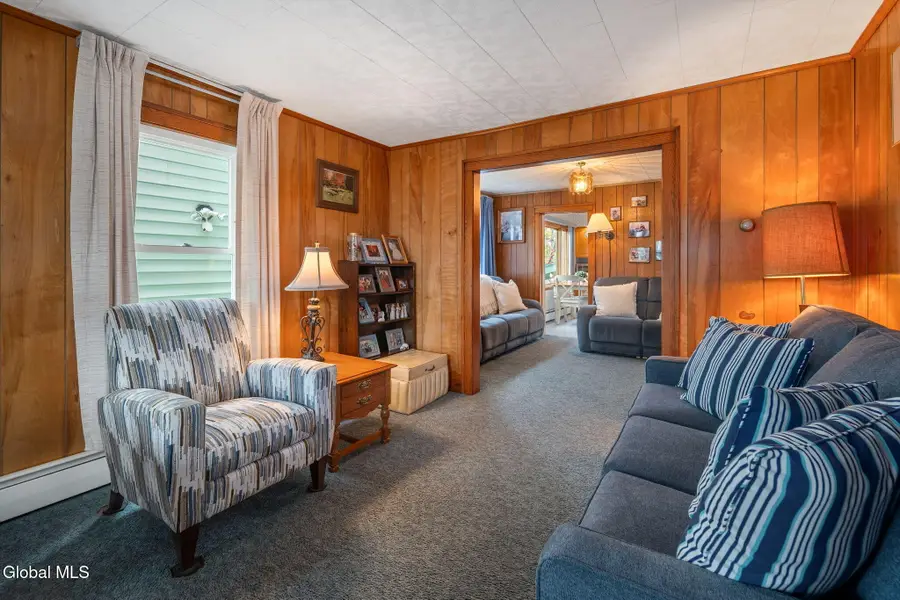 102 S Washington Street, Schaghticoke, NY 12118 - #3