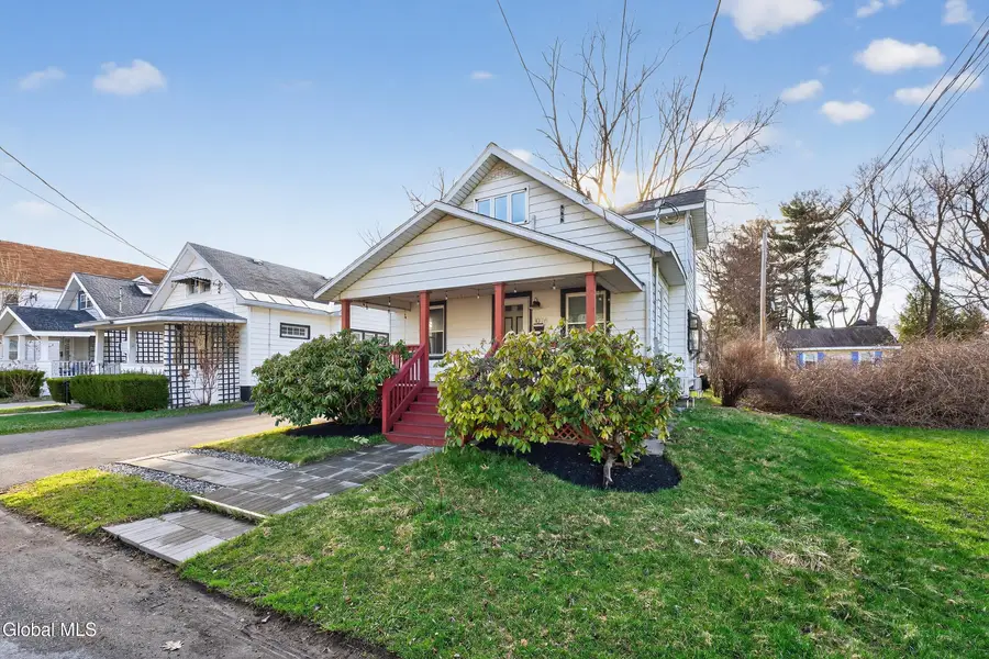 1076 Regent Street, Niskayuna, NY 12309 - #2