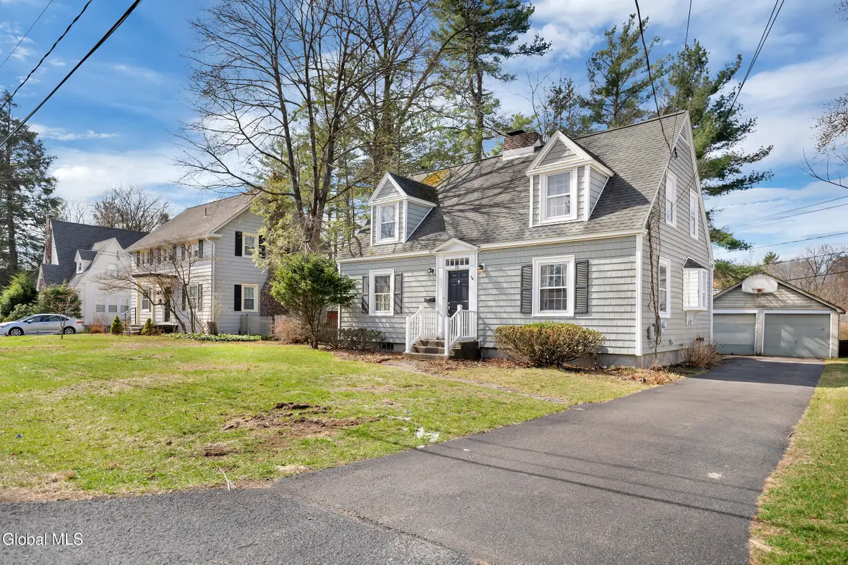 25 Forest Road, Bethlehem, NY 12054 - #1