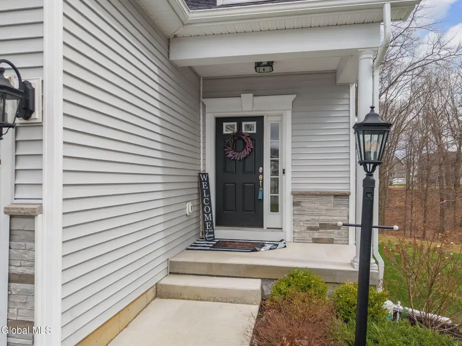 33 Joshua Place, Glenmont, NY 12077 - #2