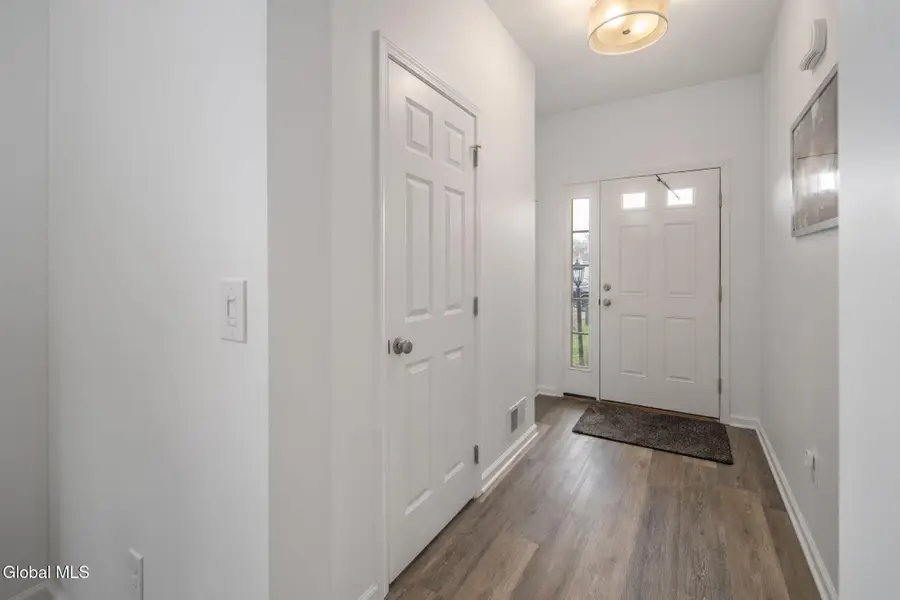 33 Joshua Place, Glenmont, NY 12077 - #3