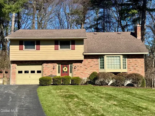 13 Arnold Drive, Clifton Park, NY 12065