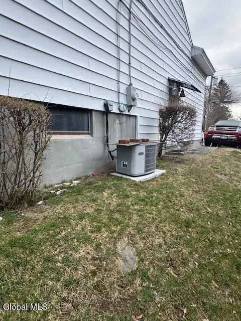 33 Cromer Avenue, Schenectady, NY 12304 - #3