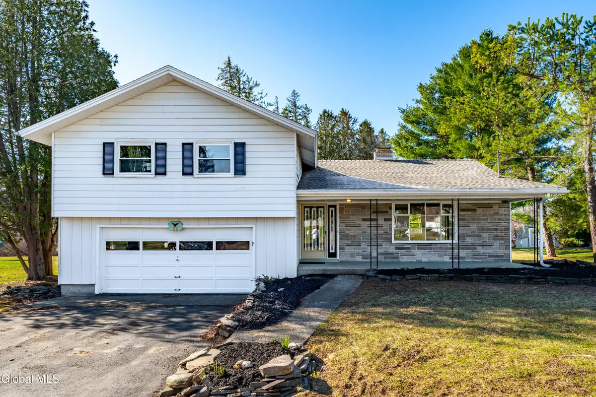 11 Green Acres Lane, Hagaman, NY 12086 - #1