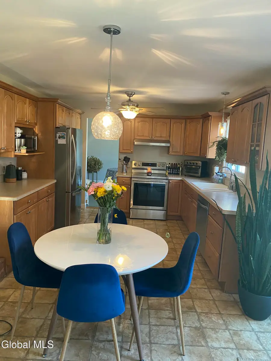 25 Balboa Drive, Latham, NY 12110 - #3