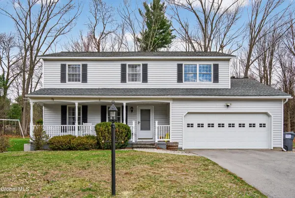 7 Gloucester Street, Clifton Park, NY 12065