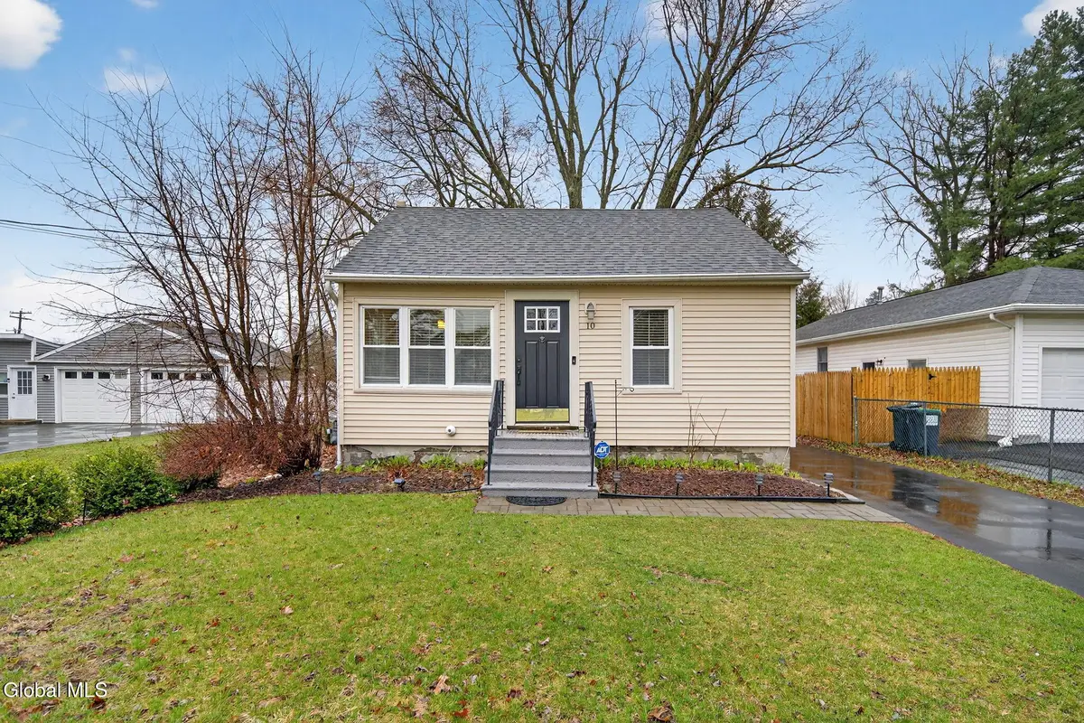 10 Booth Street, Colonie, NY 12205 - #1