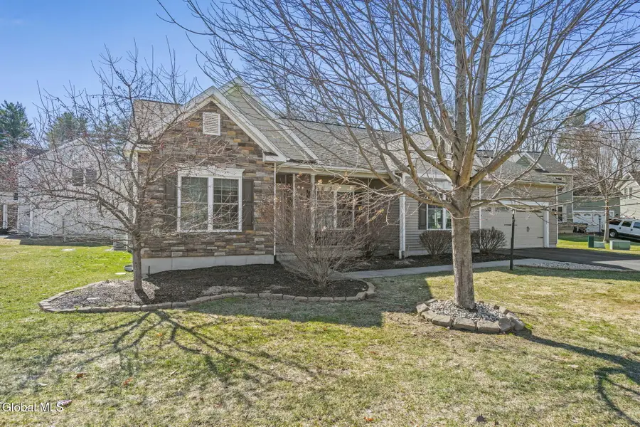 2 Elizabeth Court, Clifton Park, NY 12065 - #3