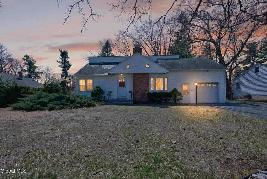 39 E Highland Drive, Guilderland, NY 12203 - #2