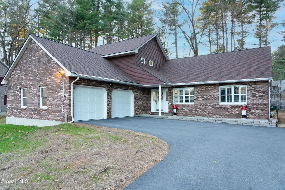 6 Crown Pt., Country Knolls, NY 12019 - #1