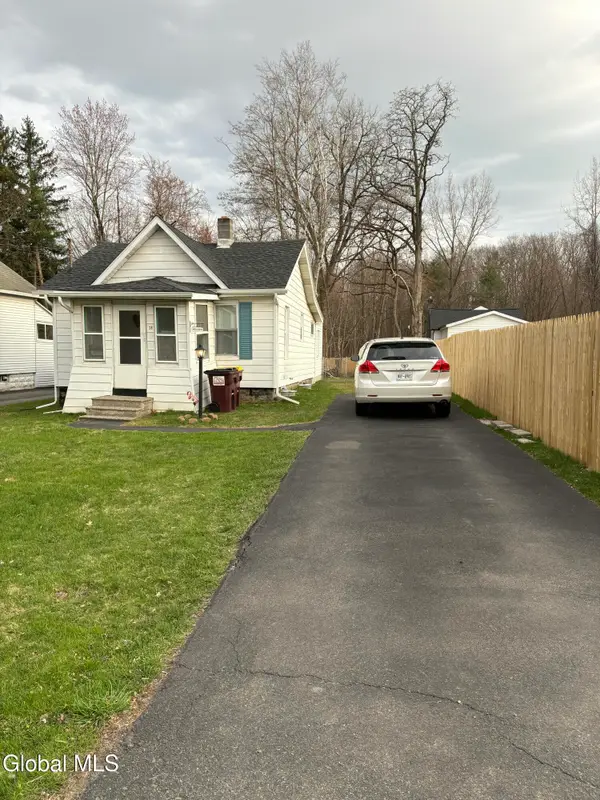38 Morris Road, Colonie, NY 12304