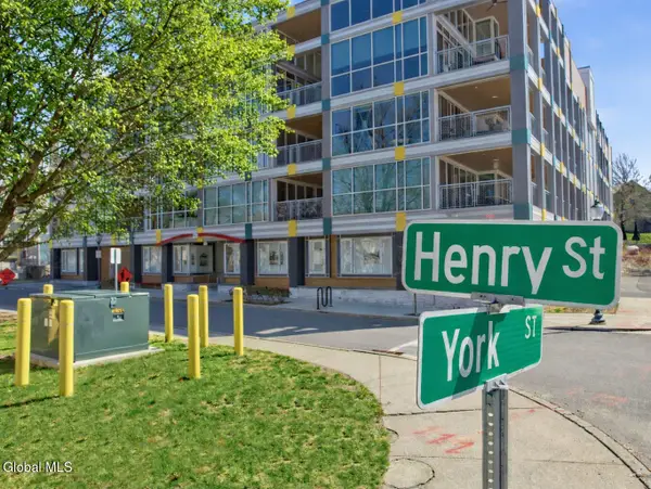 128 Henry Street #APT 203, Saratoga Springs, NY 12866