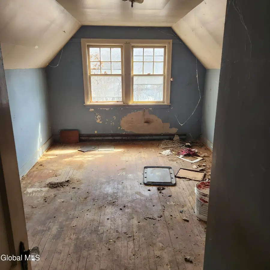 208 Hampton Avenue, Hampton Manor, NY 12144 - #3