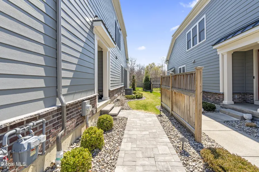 8 Cambridge Way, Latham, NY 12110 - #3