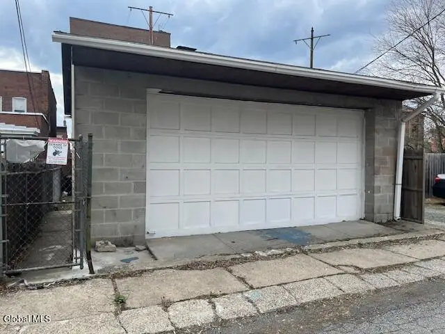 1040 5th Avenue, Troy, NY 12180 - #2