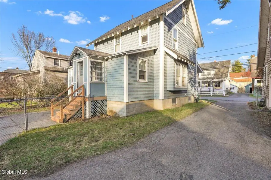 1095 Regent Street, Niskayuna, NY 12309 - #3