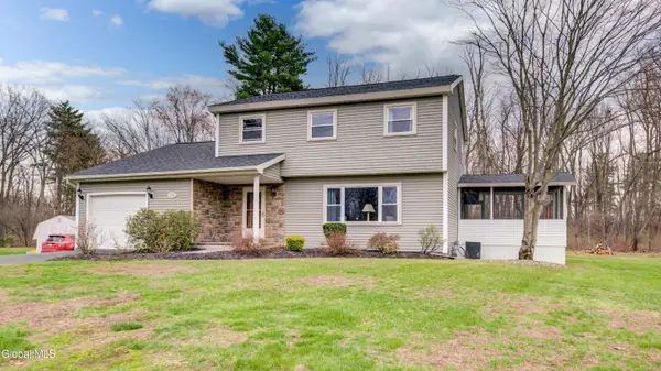 4328 Buckingham Drive, Niskayuna, NY 12304