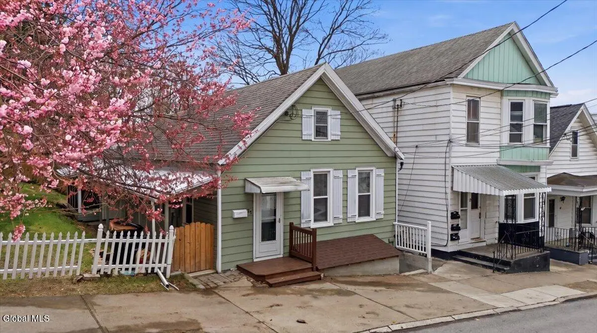 27 Lincoln Avenue, Troy, NY 12180 - #1