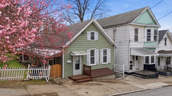 27 Lincoln Avenue, Troy, NY 12180