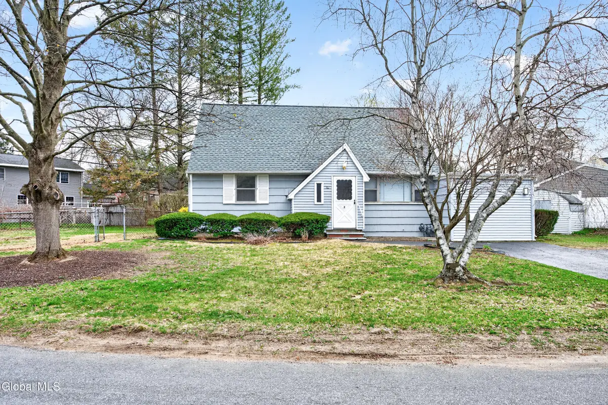 2 Jeffrey Lane, Loudonville, NY 12211 - #1