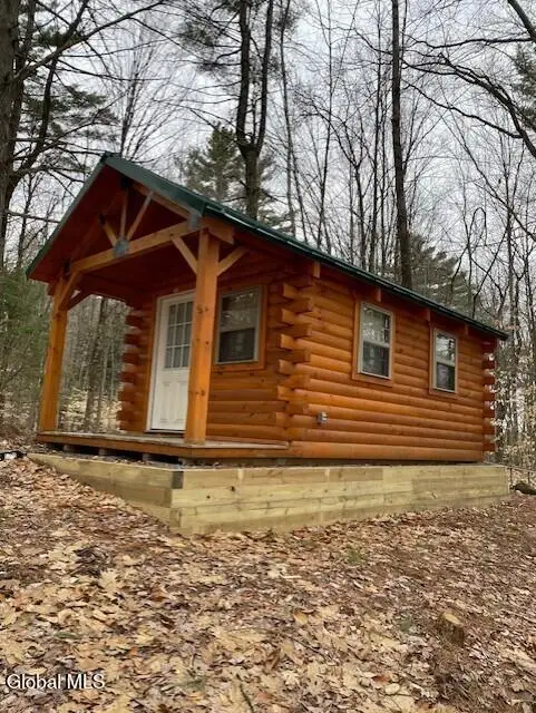 8 Deming Private Avenue, Day, NY 12835