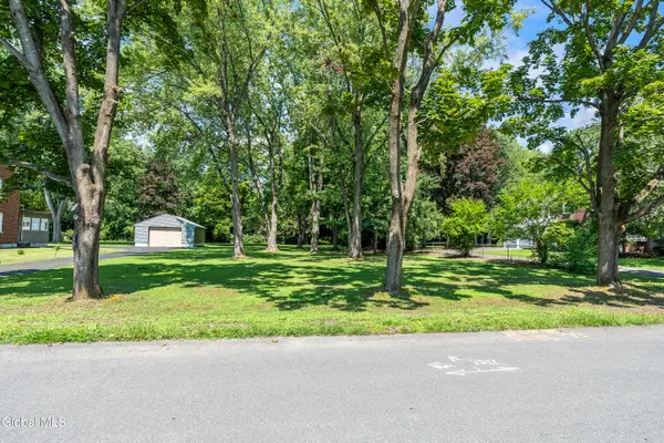 30 Tudor Road, Albany, NY 12203