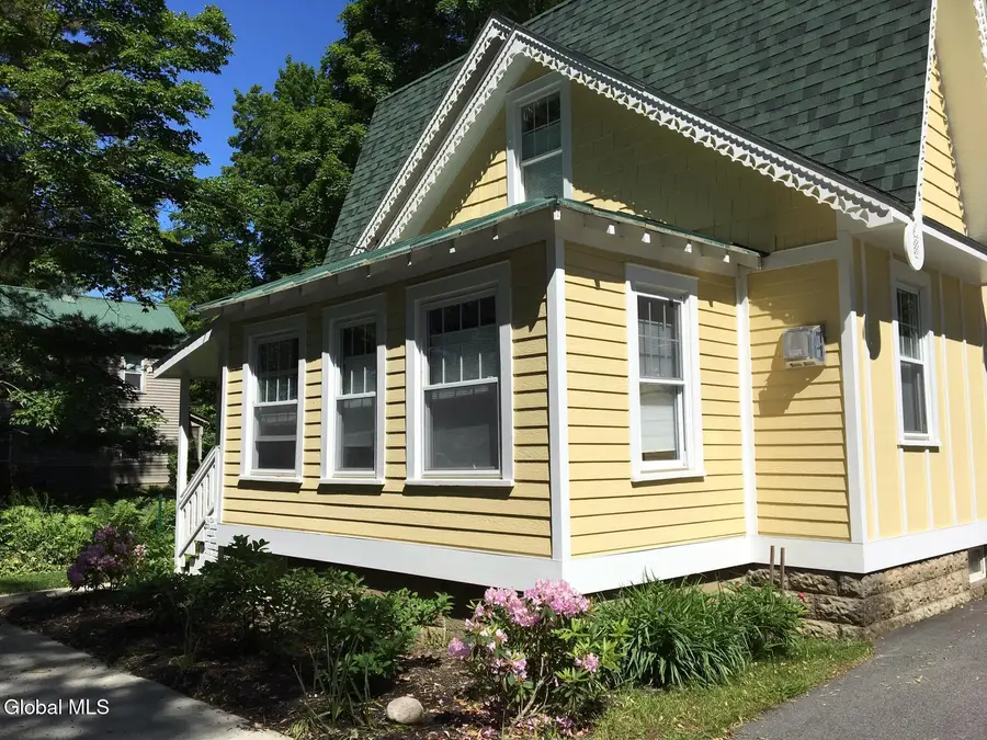 4 Avenue A, Saratoga Springs, NY 12866 - #2