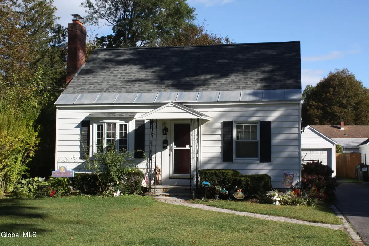 35 Pine Street, Glenville, NY 12302 - #1