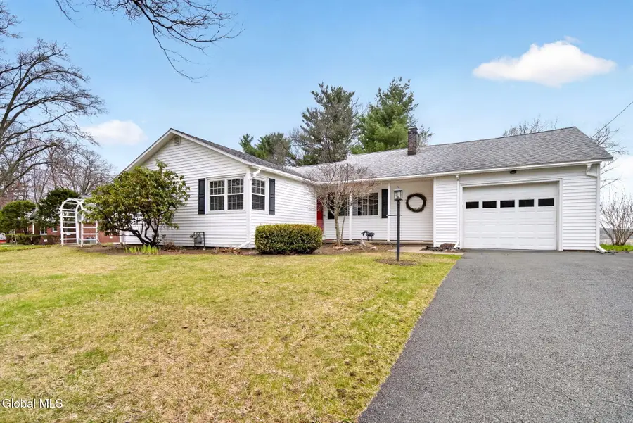 1041 Niskayuna Road, Niskayuna, NY 12309 - #3