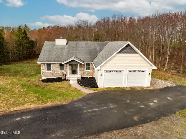 14 Fiddlers Lane, Poestenkill, NY 12018