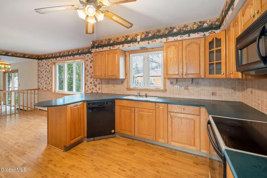 14 Ledgewood Drive, Colonie, NY 12205 - #2