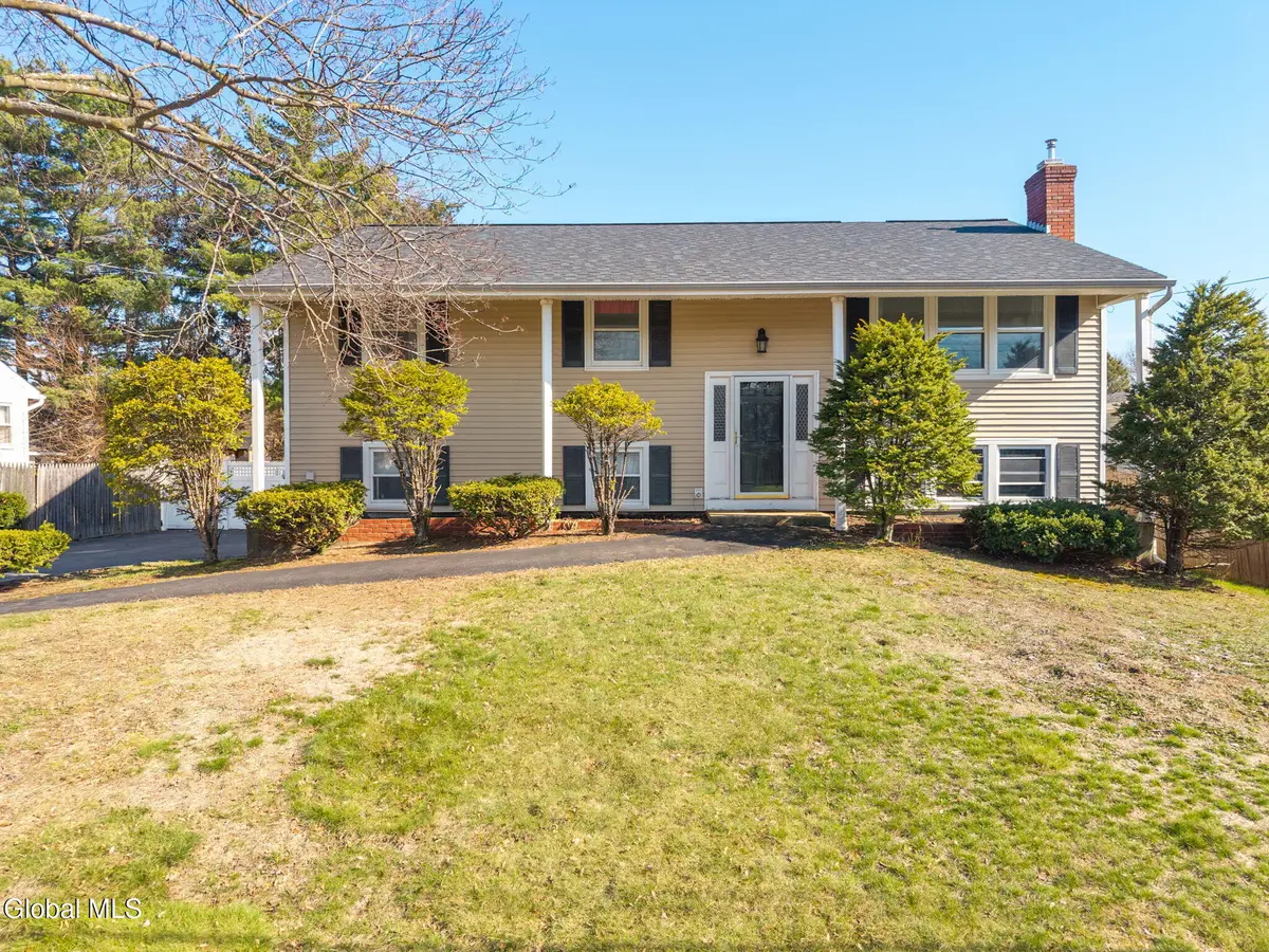4 Wertman Lane, Loudonville, NY 12211 - #1