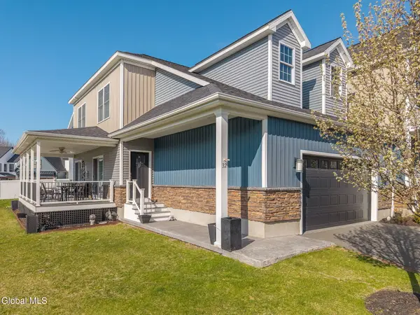 32 Stacey Way, North Greenbush, NY 12180